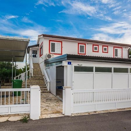Apartments Gogoljak Vir Zewnętrze zdjęcie