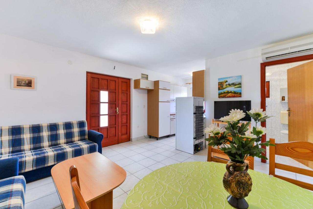 Apartments Gogoljak Vir Zewnętrze zdjęcie